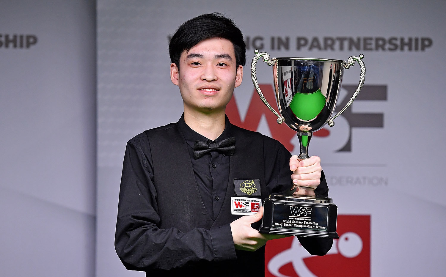 更是一个球 更是一个球