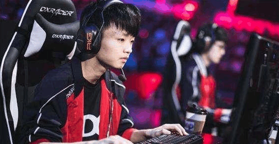切入与手递 切入与手递